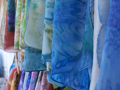 Список лучших 5 тонких легких тканей для изготовления одежды